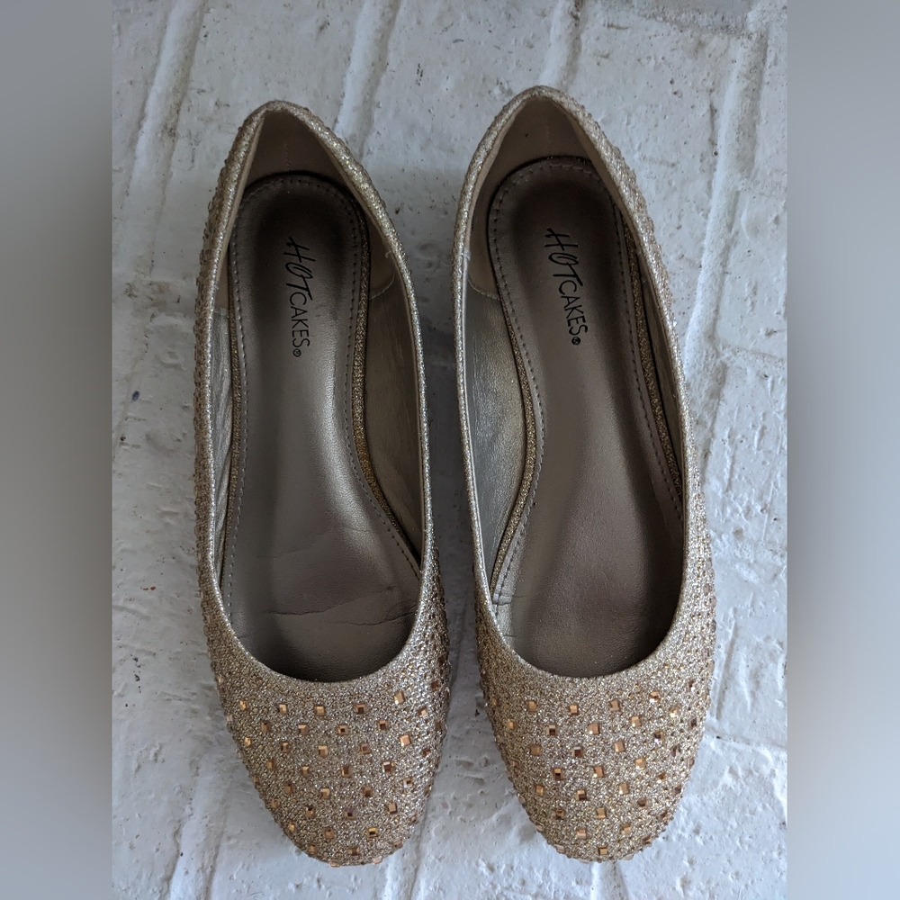 Hot Cakes Women's Sparkling Gold Loafers